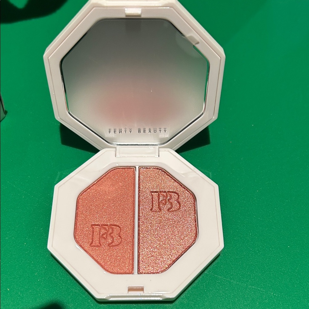 Fenty Beauty Killawatt Freestyle Highlighter Duo - Moscow Mule and Ginger Binge - Picture 4 of 4